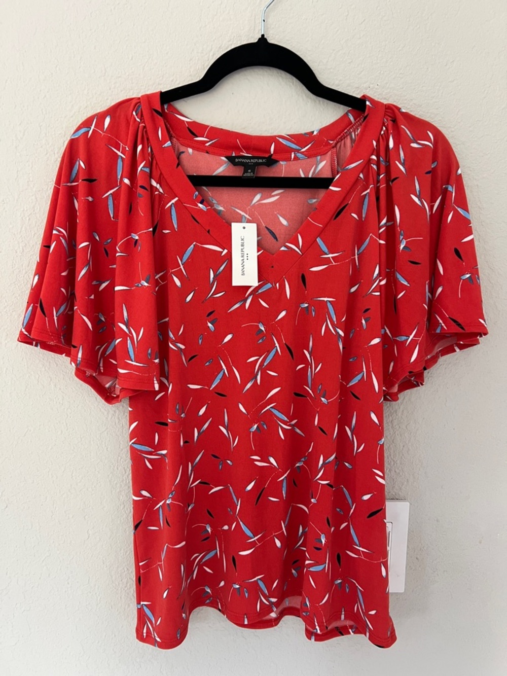 Banana Republic Red V-Neck Flutter Sleeve Top with Leaf Print